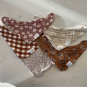 5 Mebie Baby bibs